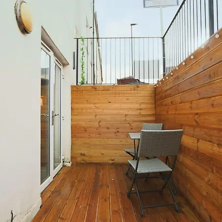 Aby Clay Court Apartman Bristol