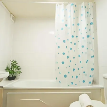 Aby Clay Court Apartment Bristol